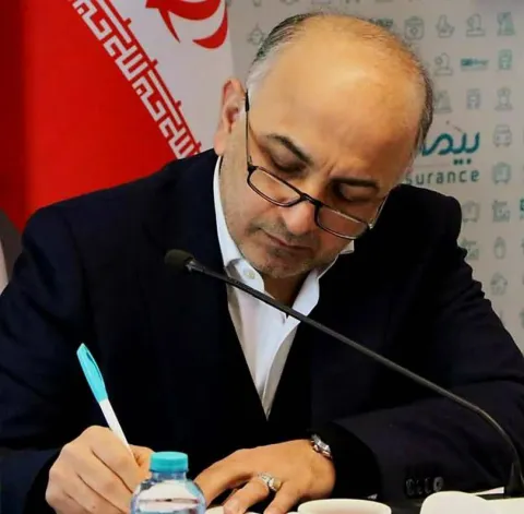 پیام مدیرعامل بیمه دی به مناسبت روز پزشک :  پزشکان متعهد با دم مسیحایی ، مصداق آیه ۳۲ سوره مائده هست...