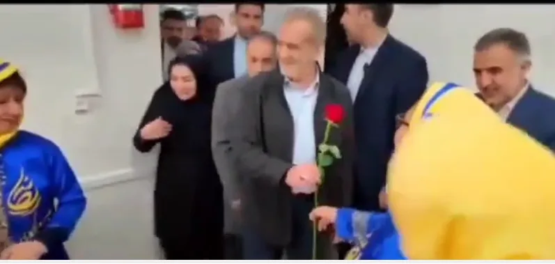 ساده و صمیمی؛ مثل دیدار رئیس‌جمهور با توان‌یابان ذهنی (فیلم)
