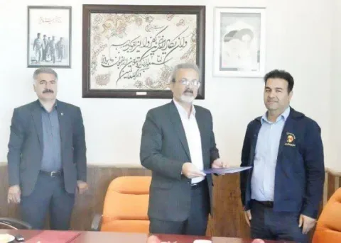 افتتاح اولین نیروگاه خورشیدی در استان چهارمحال و بختیاری توسط بانک مسکن/ قدردانی مدیر عامل شرکت توزیع نیروی برق استان