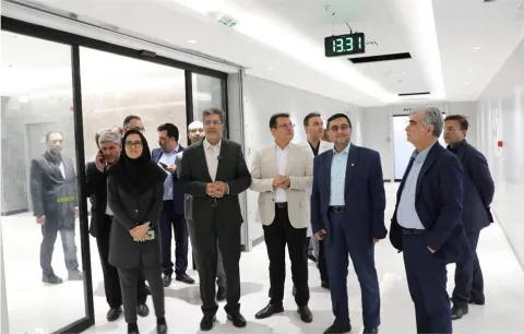 در راستای نظارت بر اجرای تفاهمنامه ارائه خدمات VIP به بازنشستگان کشوری در بیمارستانهای دولتی انجام شد؛ بازدید مدیران عامل صندوق بازنشستگی کشوری و بیمه دانا از بیمارستان امام خمینی(ره)