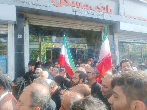 تجلی همدلی مردم برای ایران؛  وداع با شهدای اقتدار با حضور جمعی از مدیران ارشد بانک مسکن
