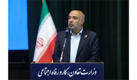 وزیر رفاه: در وزارت کار، کنار مردم و در سمت درست تاریخ ایستادیم. جنگ وقفهای در ارائه خدمات اجتماعی ایجاد نکرد. جنگ تحمیلی اخیر میتواند نقطه عطفی در توسعه نظام تأمین اجتماعی شود.