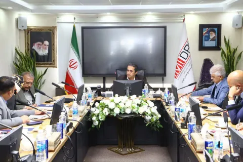 آقاجانلو اعلام کرد: برنامه توسعه همکاری ها بین ایمیدرو و سرمایه گذاران هندی