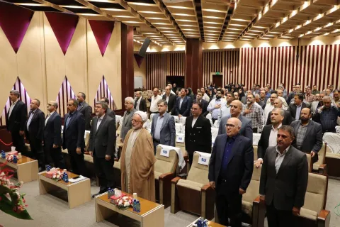 علی جباری در مراسم گرامیداشت هفته دفاع مقدس تأکید کرد؛  از جبهه‌های نبرد تا سنگر اعتماد ملی؛ روایت ایستادگی بیمه ایران در دفاع مقدس