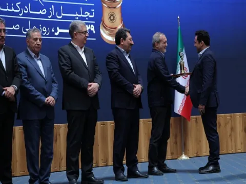 نفت سپاهان «صادرکننده ممتاز ملی ۱۴۰۴»؛ تقدیر رییس جمهور از عملکرد صادراتی درخشان شرکت نفت سپاهان