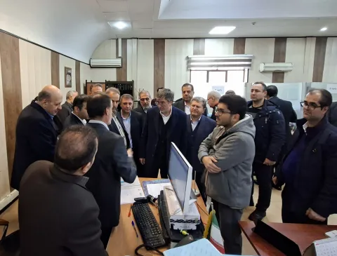 علی جباری در بازدید از شعبه ممتاز غرب استان تهران: مشتریان رکن اصلی بیمه ایران هستند