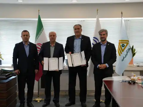 امضای تفاهم‌نامه همکاری بین صندوق کارآفرینی امید و معاونت امور جوانان وزارت ورزش؛ضیایی: توانمندسازی جوانان، سرمایه‌گذاری برای آینده کشور است