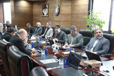 دکتر علی جباری  همزمان با بررسی آخرین وضعیت هرمزگان، بوشهر، خوزستان و سیستان و بلوچستان تأکید کرد؛تدابیر ویژه بیمه ایران برای پشتیبانی از استان‌های جنوبی کشور