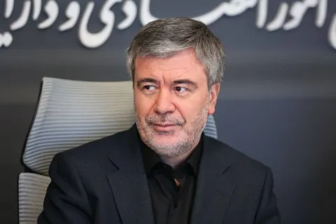 با هدف تسهیل خدمات رفاهی و بیمه‌ای برای سوگواران و مراجعان انجام شد؛ بازدید میدانی مدیرعامل بیمه ایران از مواکب و شعب خدمت‌رسان به سوگواران امام شهید