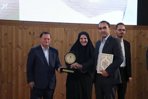 بیمه ایران نشان عالی مسئولیت اجتماعی را دریافت کرد