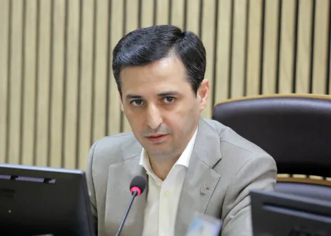 دهقانی خبر داد؛  شتاب چادرملو در توسعه معادن جدید/هدف‌گذاری برداشت ۵ میلیون تن سنگ‌آهن تا پایان سال