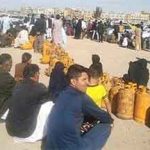 تصویری از صف خرید گاز در سیستان و بلوچستان!