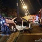 له شدن خودرو پس از برخورد شدید با تیر برق